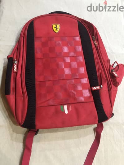 شنطة ظهر فيراري Ferrari أصلية 100% مرخصة - خامة ثقيلة لقطة للبيع