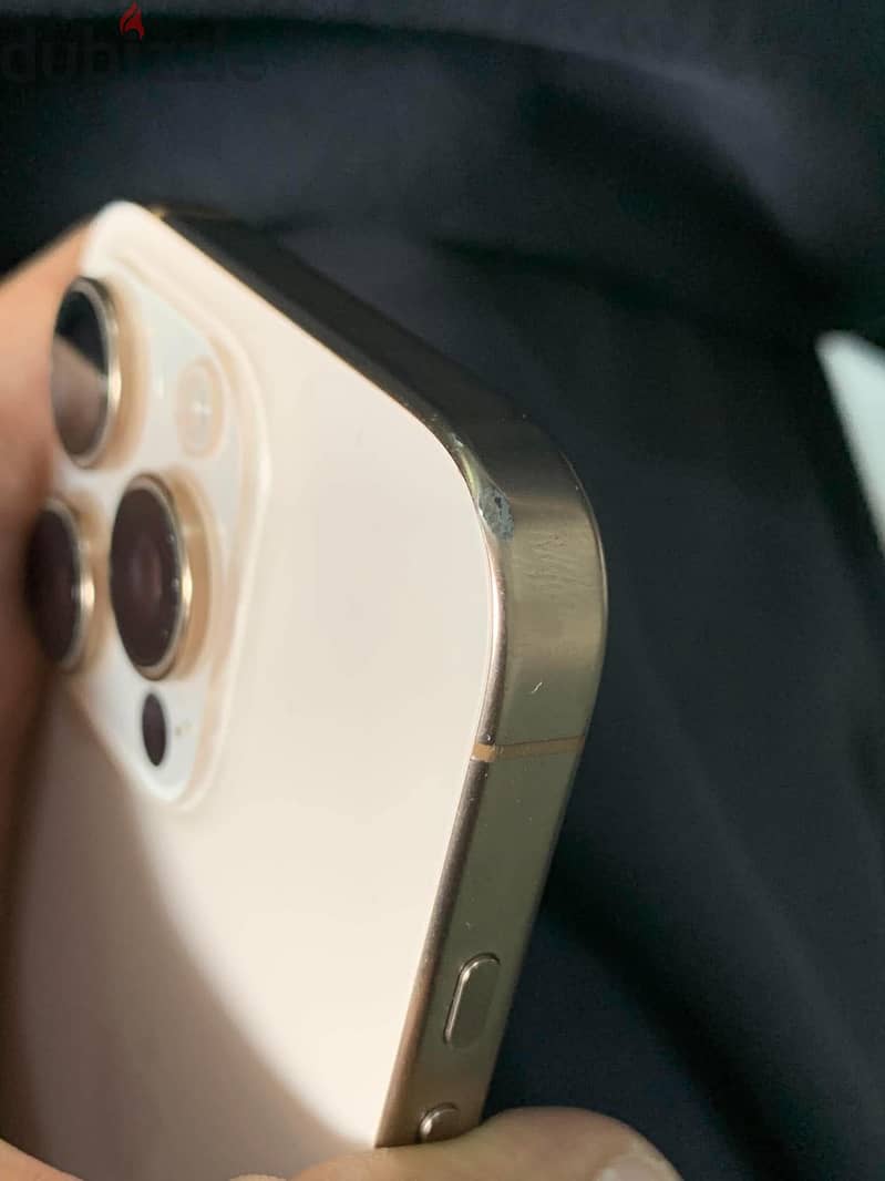 Apple - iPhone 16 Pro 2