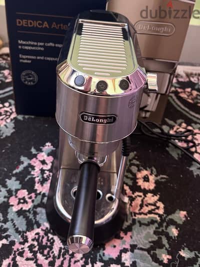 ماكينة قهوة delonghi dedica ec890