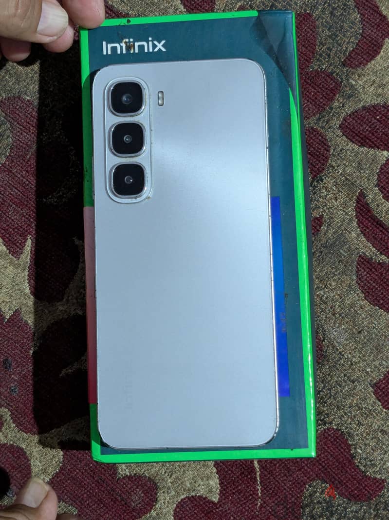 INFINIX HOT60i4G 3