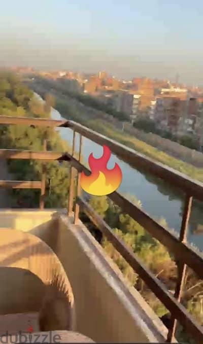 شقه على شارع طريق مصر أسوان الرئيسى