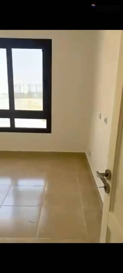 فرصة مميزة للإيجار في كمبوند سيليا – العاصمة الإدارية الجديدة  وحدة بمساحة واسعة وإطلالة مميزة على النهر الأخضر، مناسبة للعائلات الباحثة عن الراحة والهدوء داخل كمبوند سيليا.