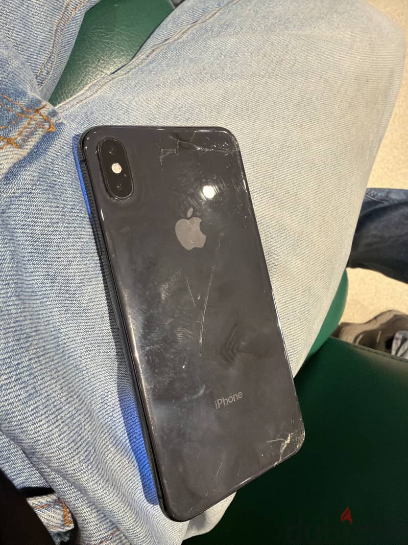 Apple - iPhone XS Max 1