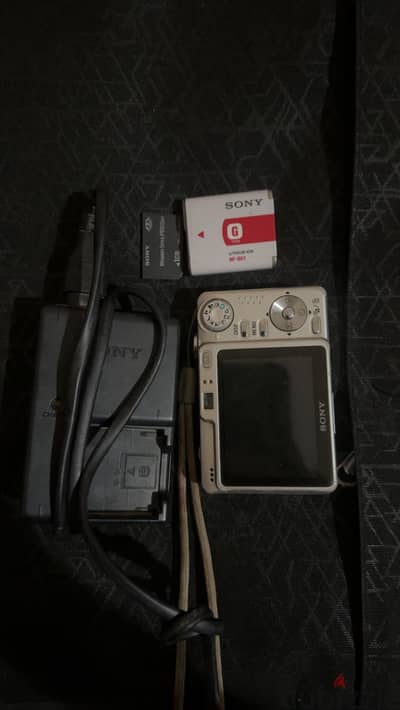 Digital camera for sale negotiable