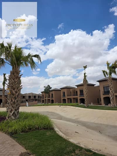I'm selling the villa due to necessity; it's in a prime location in Sheikh Zayed.