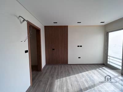 Apartment for rent in the square compound