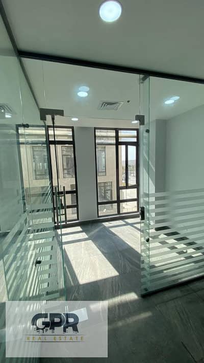 Fully finished administrative office in District 5 – priced in dollars.