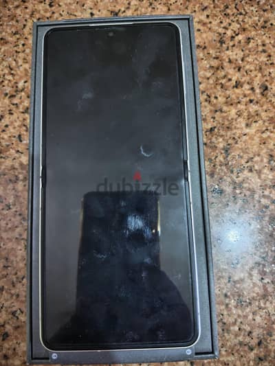 Samsung Z Flip 8