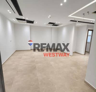 مكتب للايجار بسعر مميز جدا في بيازا ٥٩ مول قلب الشيخ زايد office for rent in the heart of el sheikh zayed