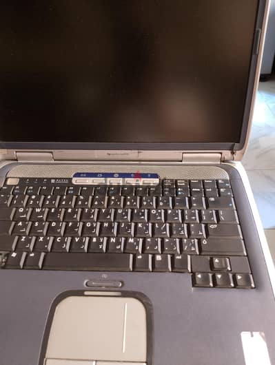 لابتوب hp بحاله جيده للبيع ومعاه الشاحن الاصلي