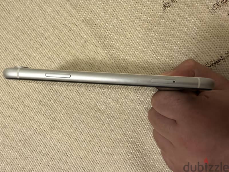 Apple - iPhone XR 4