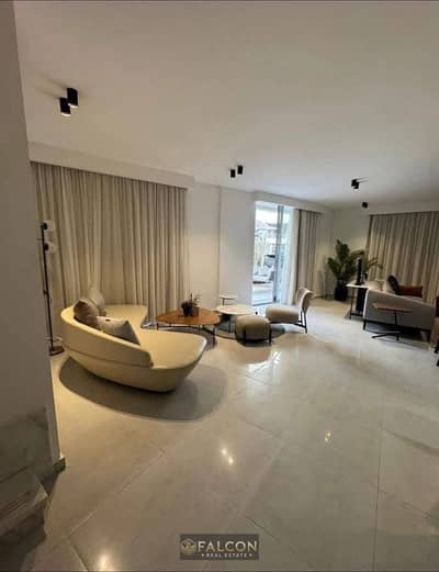 فوري ! شقه Luxury تشطيب High-End باقل سعر + موقع مميز بالقرب من جميع الخدمات في التجمع الخامس بجوار هايد بارك & ميفيدا & قطاميه ديونز & ادريس ايست