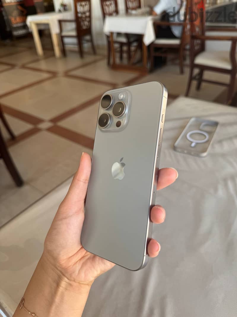 Apple - iPhone 16 Pro Max 3
