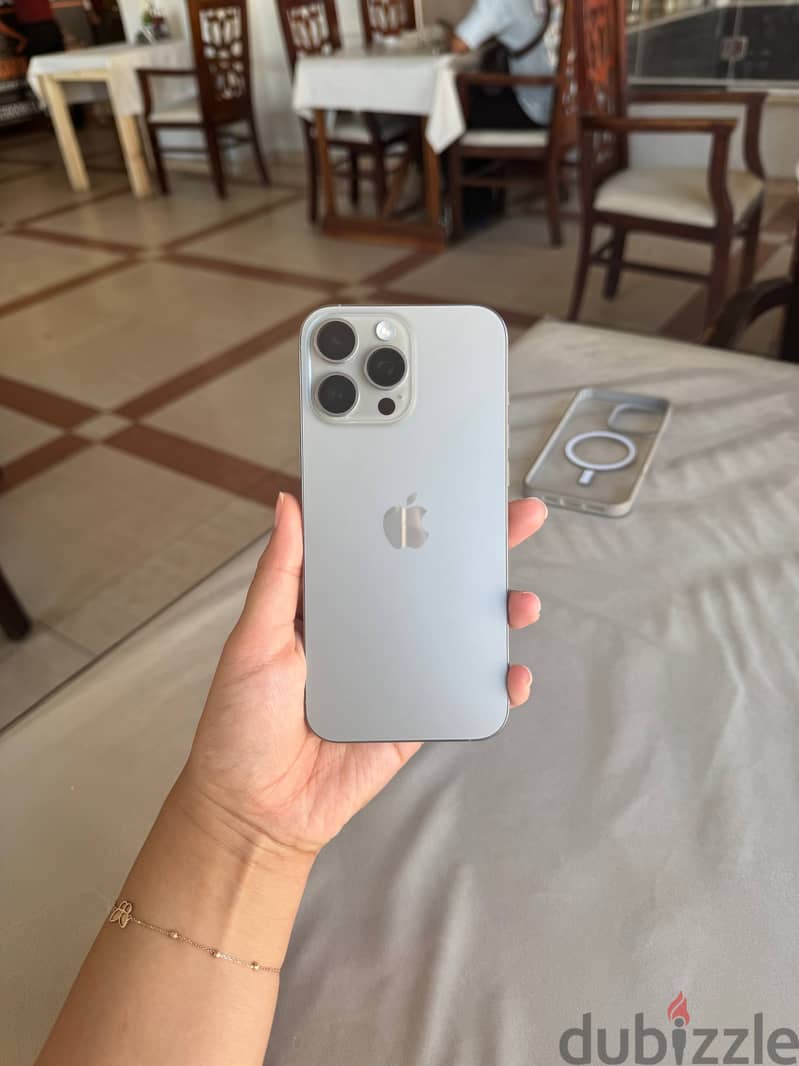 Apple - iPhone 16 Pro Max 4