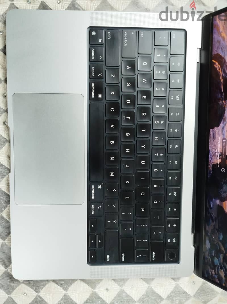 MacBook Pro m1 pro - 14-inch 32 ram 1 tera 5