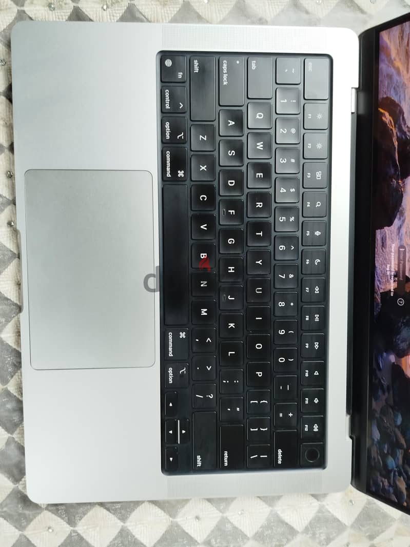 MacBook Pro m1 pro - 14-inch 32 ram 1 tera 6