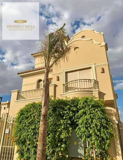 I will sell a villa at a bargain price, immediate delivery ready for inspection in the Ministers' Square in El-Shorouk, spacious area of 232 m with a view of the Green Area. Type of unit: villa. Delivery: immediate delivery.