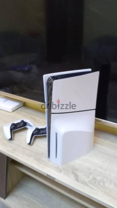 playstation 5 slim CD version (1Tera)استعمال ٤ شهور