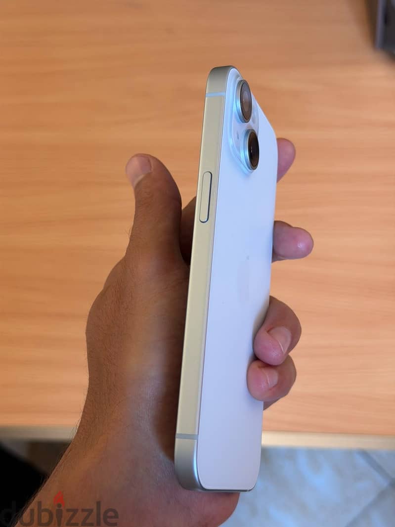 iPhone 15 | 100% Battery Healt 9