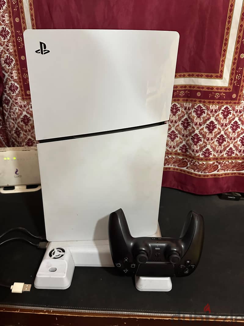 ps5 slim disc،stand and controller 1