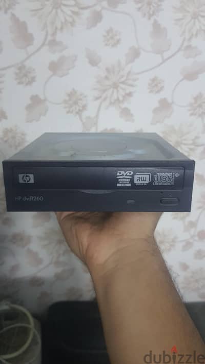 مشغل اقراص DVD / CD بوصلة ساتا من HP شغال بحالة ممتازة