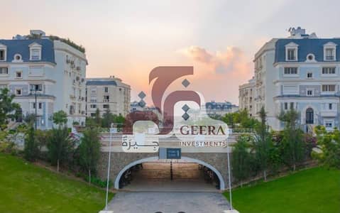 اي فيلا رووف كورنر بسعر لقطه باطلاله مميزه علي Majestic Lake مباشره داخل كمبوند Mountain view hyde park