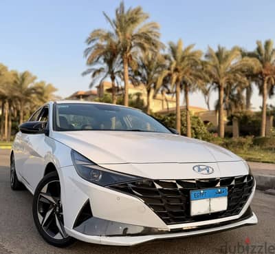 Hyundai Elantra 2023