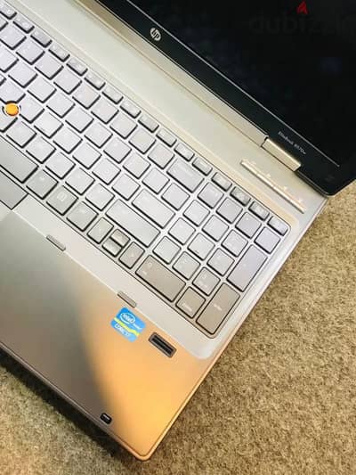 EliteBook 8570w i7QM كارت نيفيديا ٢جيجا اساسي