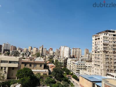 شقة ١٣٥م بشارع الاسكندرانى الرئيسي