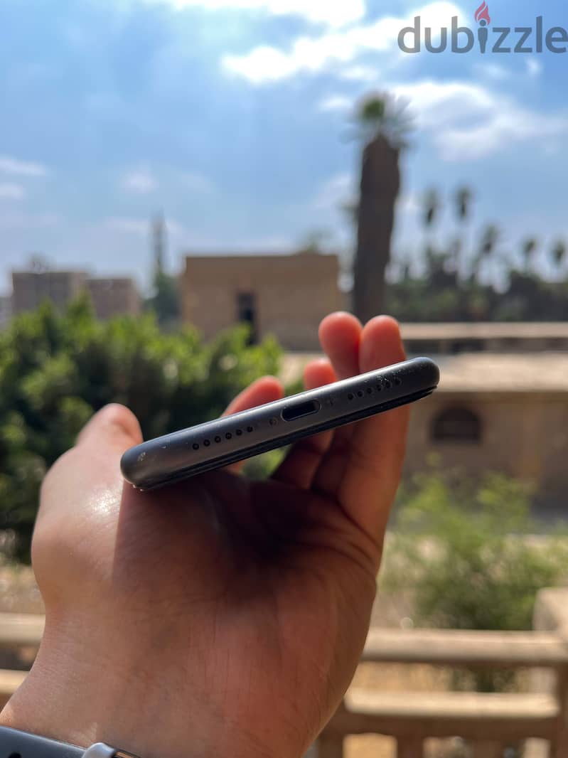 Apple - iPhone 11 3