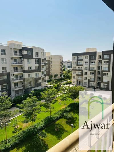 200 m² Apartment for Sale in Madinaty B12 – Wide Garden View