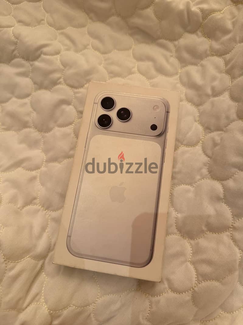 Apple - iPhone 17 Pro Max 1