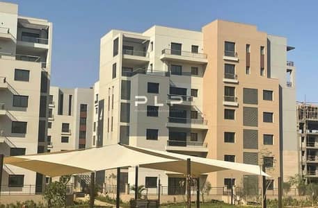 Resale apartment at an exceptional price, ready to move. With a prime location with a landscape view in the District 5 compound (by Marakez).
