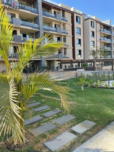 شقه مميزه في كومباوند ازاد Azad  التجمع الخامس بجوار الجامعه الامريكيه ( AUC ) علي شارع التسعين القاهره الجديده