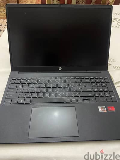 لابتوب  HP  في حالة كويسة جدا و معاه الشاحن الاصلي  استعمال سنة واحدة