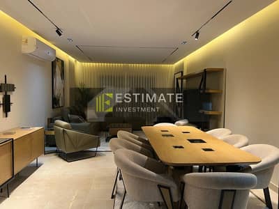 Fully furnished 180m² ground-floor apartment with a garden in Al Marasem for rent.