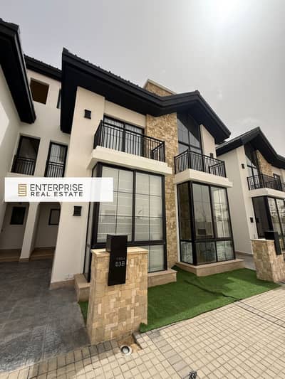 Townhouse villa for sale in The Wonder Marq with a 50% cash discount at Mostakbal City