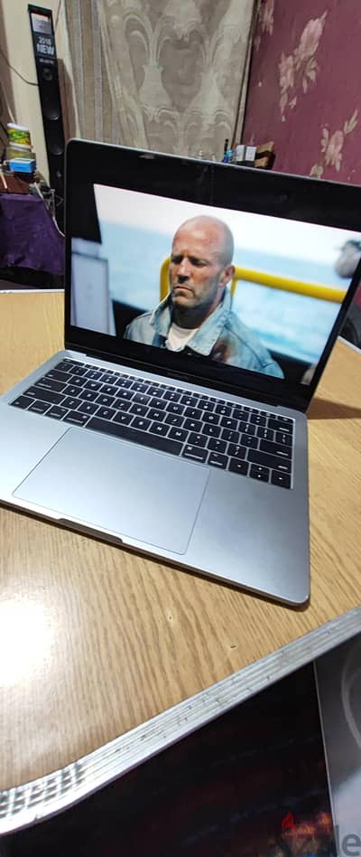 MacBook Pro 2017 – 13 Inch