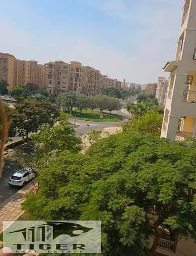 For Sale in Madinaty B1  Model 600, 265 sqm, 2nd floor, company finishing, 3 bedrooms, 3 bathrooms, maid’s room, garden & street view.