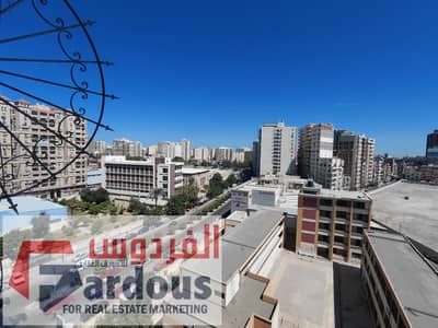 للبيع شقه 210 م في شارع زكى رجب سموحه اطلاله بالكامل على الشارع