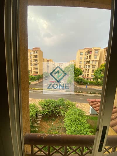 Apartment for rent 175m second floor with street view next to services and schools