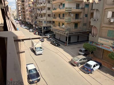 من المالك مباشر  (بدون عموله )شقه واجهه باكامل علي مصطفي كامل