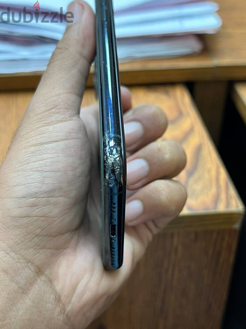 Apple - iPhone 11 Pro 3