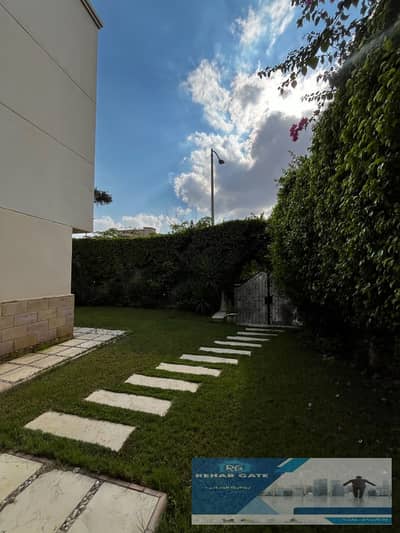 فيلا للبيع بمدينه الرحاب  نموزجH مساحه الارض286 متر  مساحه المباني  216 متر مع امكانيه بناء غرفه في الروف بمساخه 25 متر   بجوار مول جيت واي  ومول 2 وم