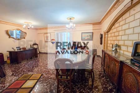 3-Room Apartment for Sale in Fleming – Open Views