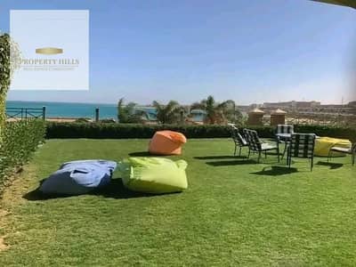 Villa located in La Vista Al Ain Sokhna with a private garden and a view of the landscape, and all the rooms overlook the sea