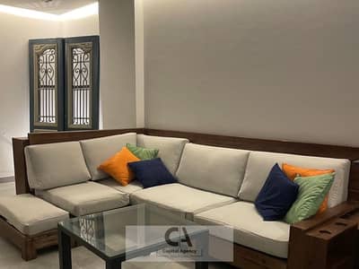 Apartment Ground with Garden for Rent in Villette