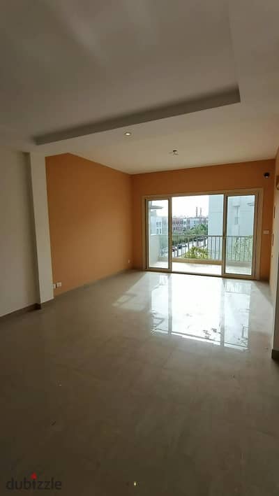 Apartment for rent in The Address compound; ultra-super-lux finishing, 134 sqm, corner unit with a distinctive view.