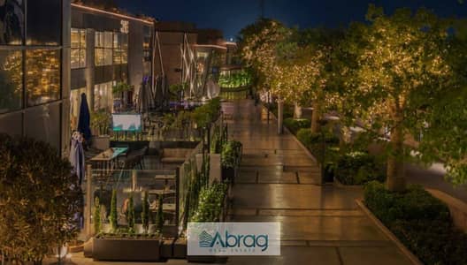 فرصة استثمارية وتجارية لا تُعوض للإيجار في WOC | Walk Of Cairo  بيفرلي هيلز