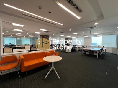 Office for rent, 455 square meters, fully finished to a super deluxe standard, directly on the ring road.